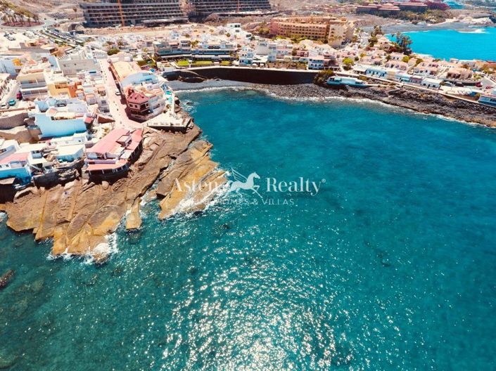 Image No.2-4 Bed Villa for sale