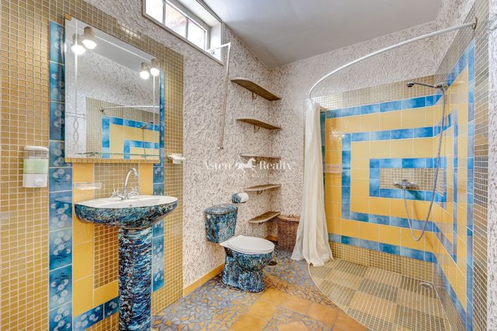 Image No.11-3 Bed House for sale