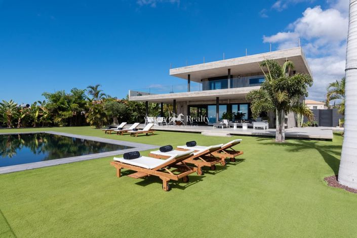 Image No.1-Villa de 4 chambres à vendre à Playa Paraiso
