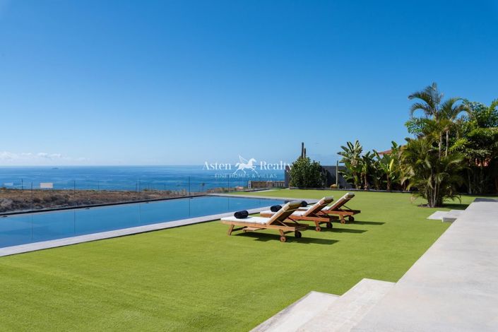 Image No.2-Villa de 4 chambres à vendre à Playa Paraiso