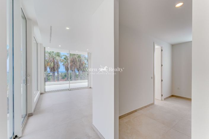 Image No.15-3 Bed Villa for sale