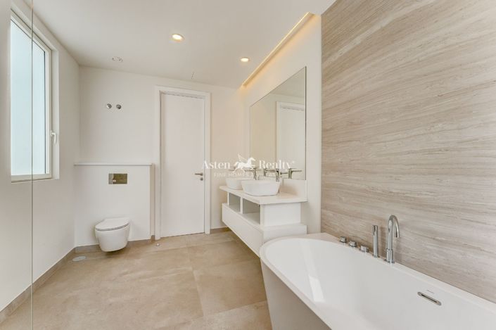 Image No.20-3 Bed Villa for sale