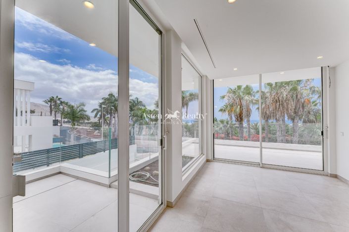 Image No.22-3 Bed Villa for sale