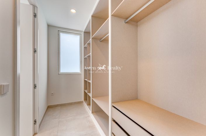 Image No.24-3 Bed Villa for sale