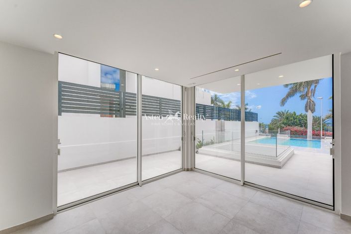 Image No.26-3 Bed Villa for sale