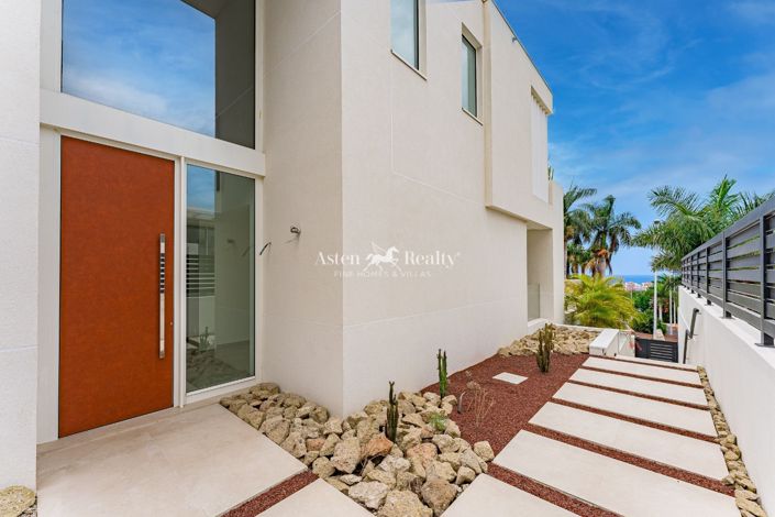 Image No.3-3 Bed Villa for sale