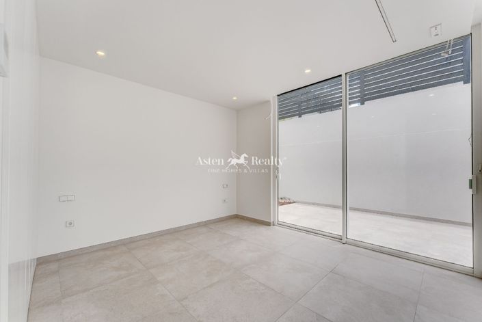 Image No.38-3 Bed Villa for sale