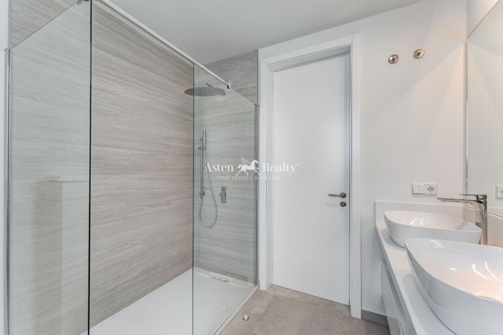 Image No.43-3 Bed Villa for sale