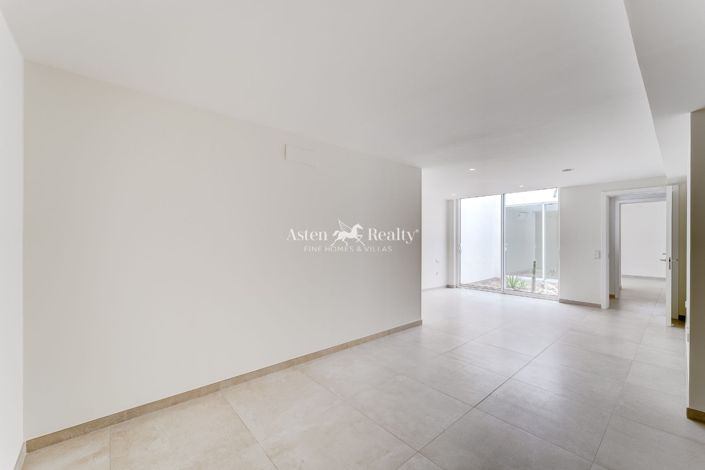 Image No.45-3 Bed Villa for sale