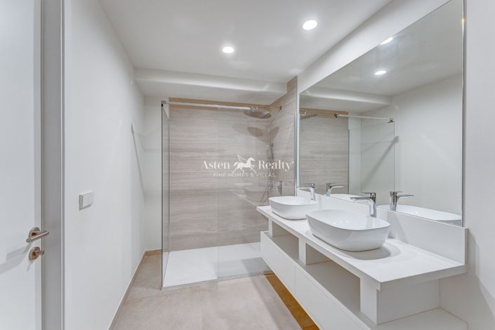 Image No.51-3 Bed Villa for sale