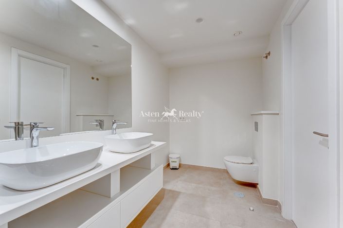 Image No.52-3 Bed Villa for sale