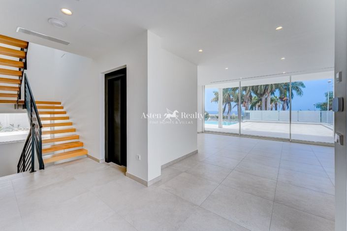 Image No.6-3 Bed Villa for sale