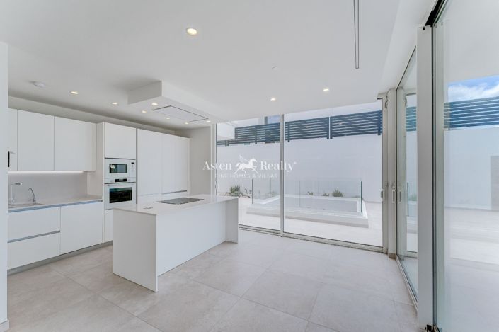 Image No.9-3 Bed Villa for sale