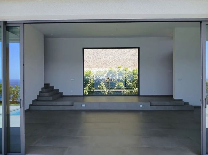 Image No.10-4 Bed Villa for sale