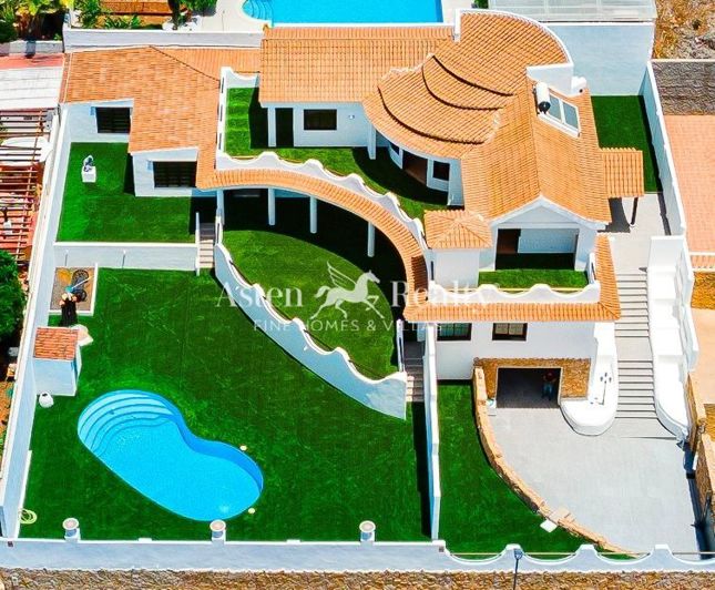 Image No.1-Villa de 5 chambres à vendre à Playa Paraiso