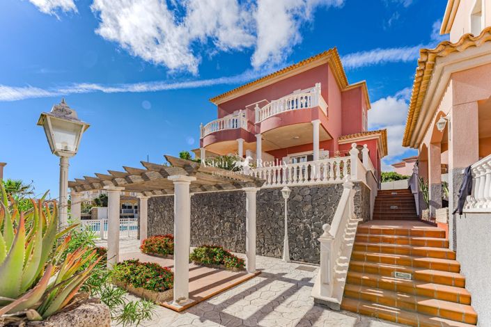 Image No.1-2 Bed House for sale