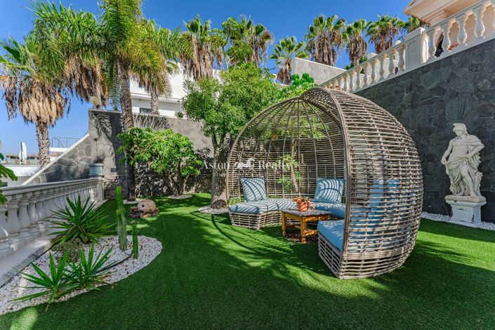 Image No.10-7 Bed Villa for sale