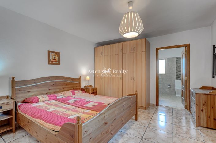 Image No.17-3 Bed Villa for sale