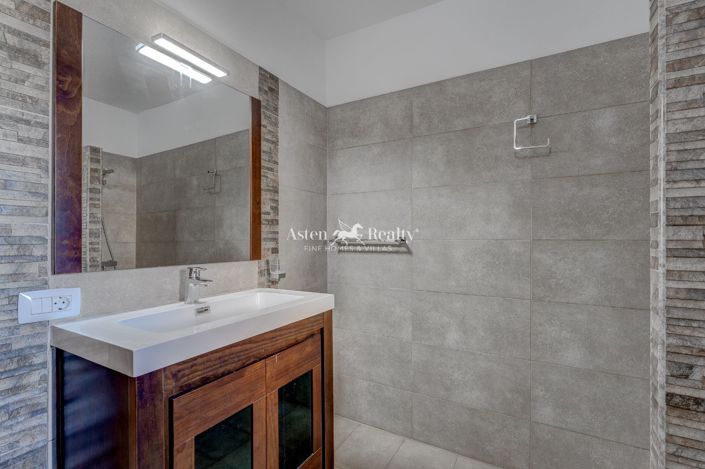 Image No.18-3 Bed Villa for sale