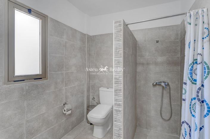 Image No.20-3 Bed Villa for sale