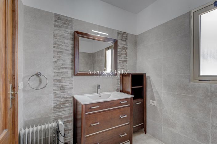 Image No.21-3 Bed Villa for sale