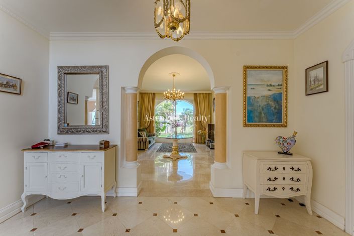 Image No.15-6 Bed Villa for sale