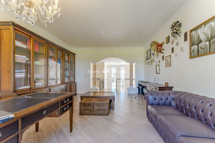 Image No.26-6 Bed Villa for sale