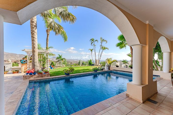 Image No.3-6 Bed Villa for sale