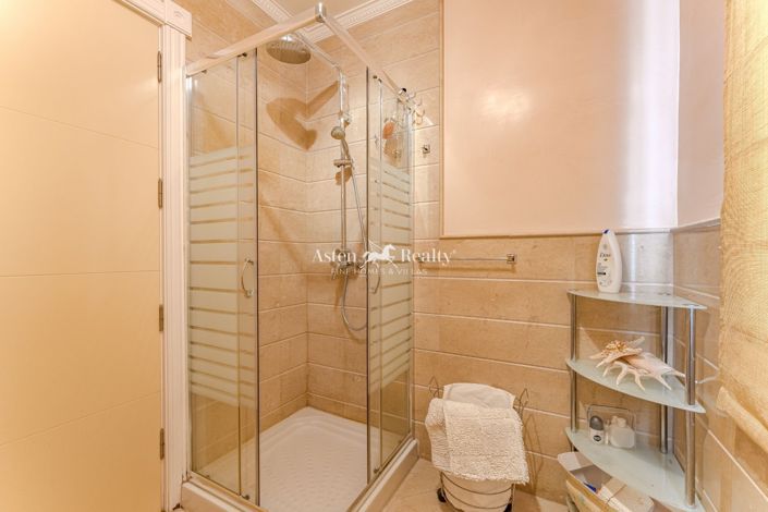 Image No.41-6 Bed Villa for sale