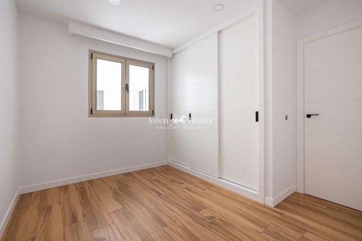 Image No.13-4 Bed Penthouse for sale