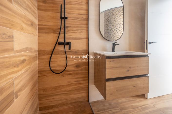 Image No.18-4 Bed Penthouse for sale