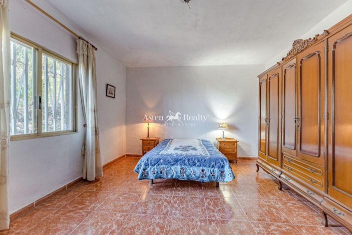 Image No.10-5 Bed House for sale