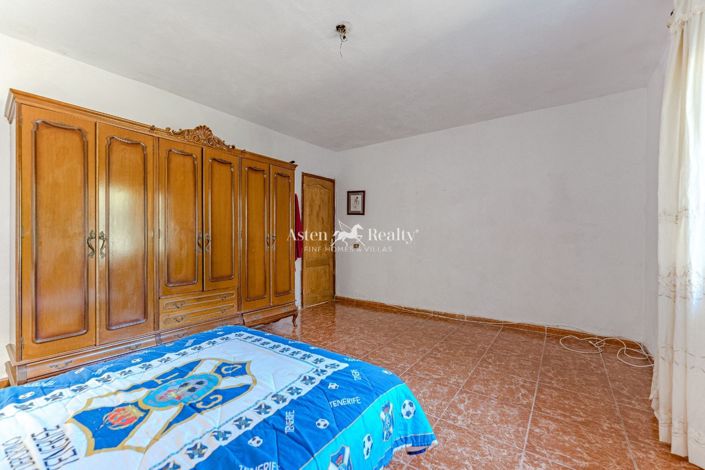 Image No.11-5 Bed House for sale