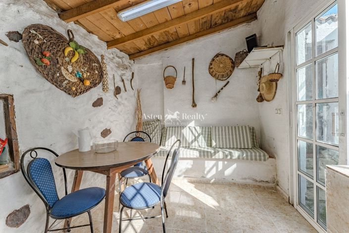 Image No.16-5 Bed House for sale