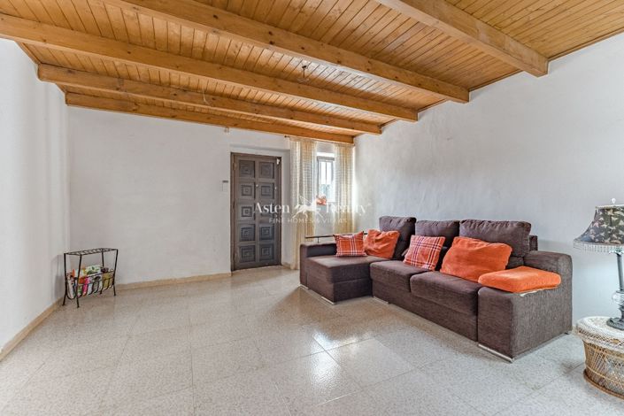 Image No.21-5 Bed House for sale