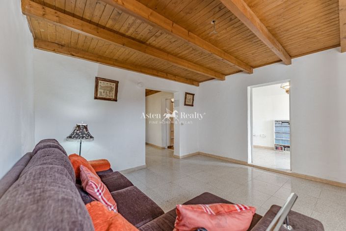Image No.22-5 Bed House for sale