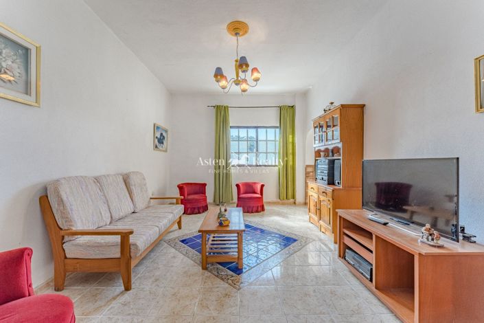 Image No.3-5 Bed House for sale