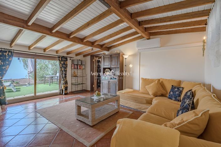 Image No.20-6 Bed House for sale