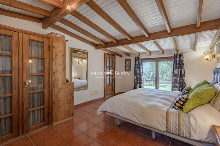 Image No.22-6 Bed House for sale