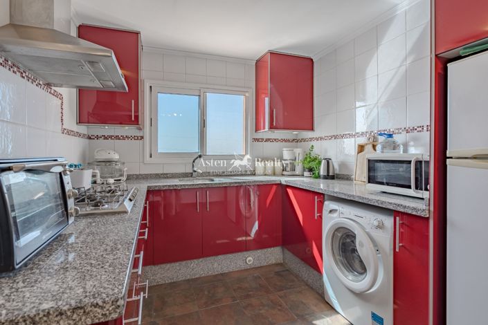 Image No.27-6 Bed House for sale