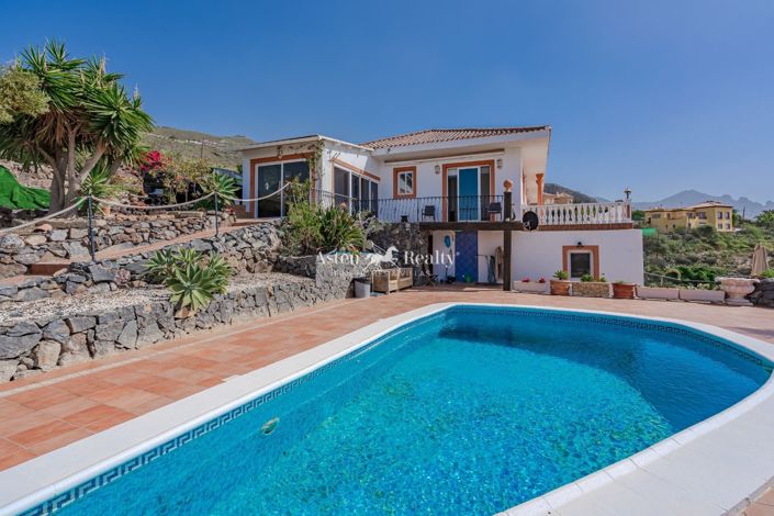 Image No.29-6 Bed House for sale