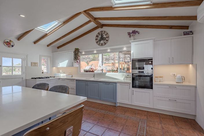 Image No.35-6 Bed House for sale