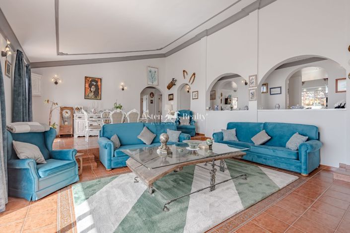 Image No.38-6 Bed House for sale