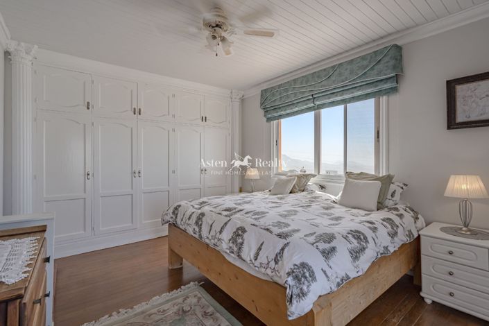 Image No.4-6 Bed House for sale