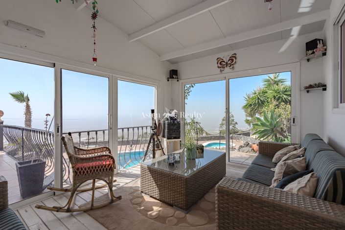 Image No.9-6 Bed House for sale