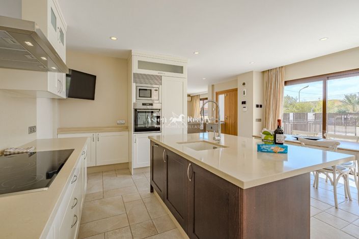 Image No.11-6 Bed Villa for sale