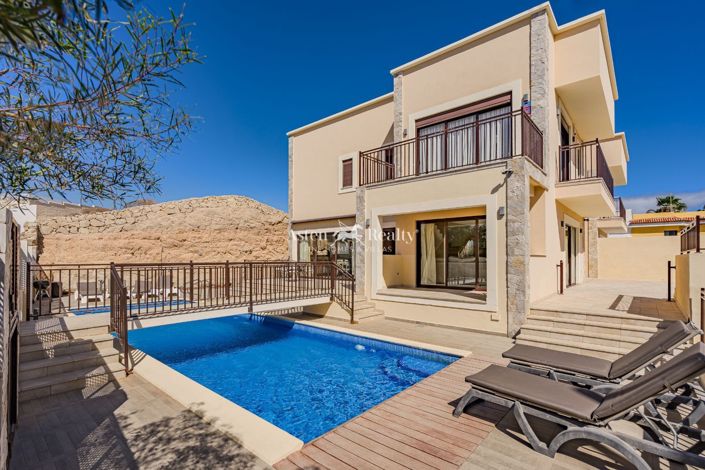 Image No.2-6 Bed Villa for sale