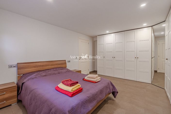 Image No.23-6 Bed Villa for sale