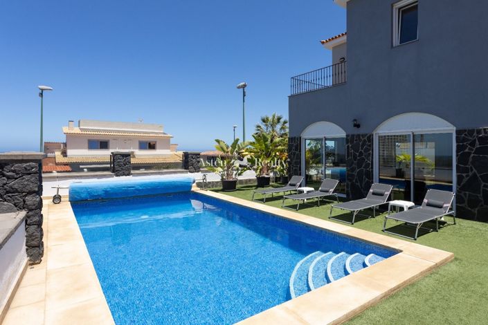 Image No.2-Villa de 7 chambres à vendre à Puerto De La Cruz