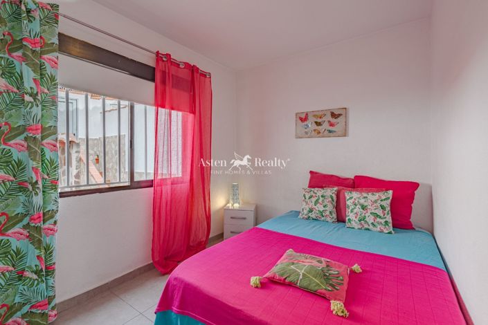 Image No.10-4 Bed House for sale